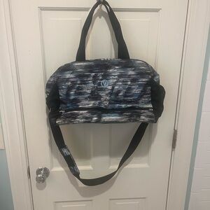 Lululemon/ivviva duffle/tote bag